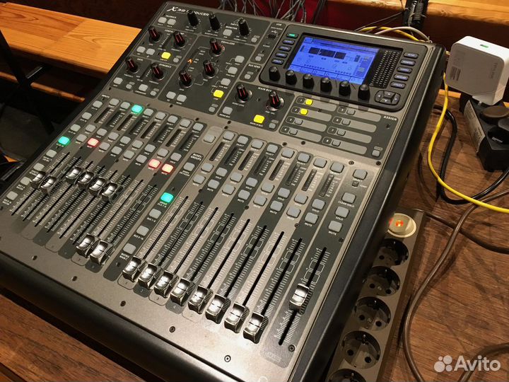 Аренда Behringer x32