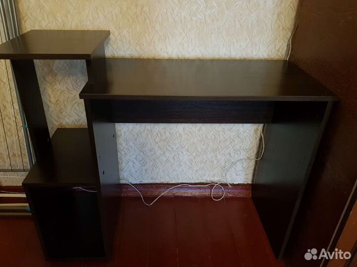 Стол письменный