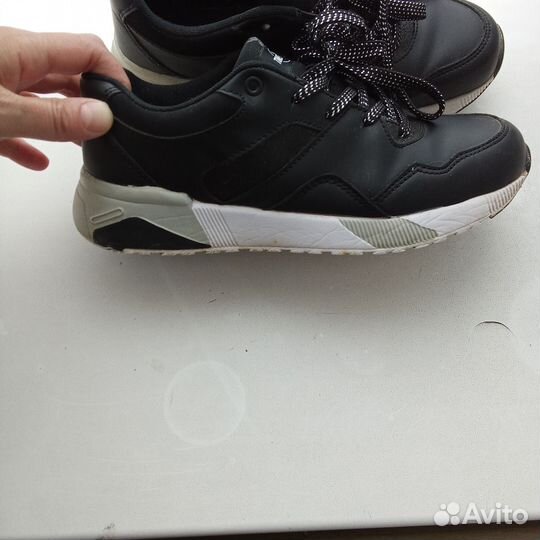 Кроссовки женские 38