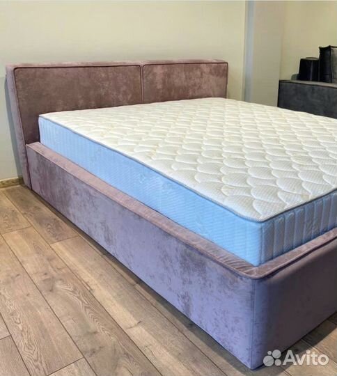 Кровать двуспальная с подъёмным механизмом