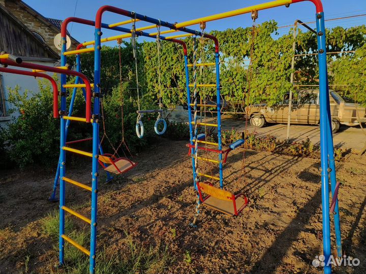 Детский уличный спорткомплекс 