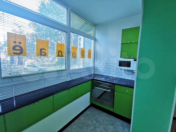 2-к. квартира, 78 м², 1/10 эт.