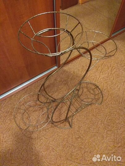 Подставка для цветов напольная металлическая