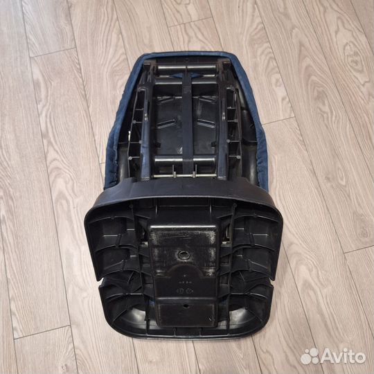 Автомобильное кресло