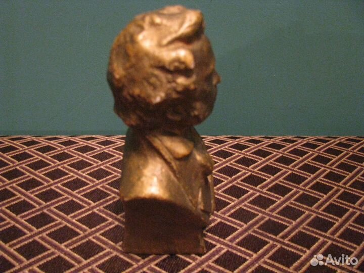 Продаётся бюст Пушкин