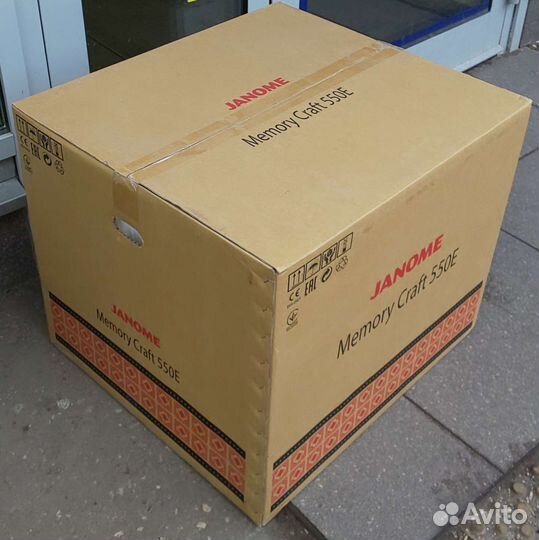 Новая вышивальная машина Janome Memory Craft 550E