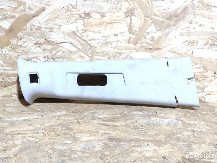 Обшивка стойки правая Subaru Forester S12