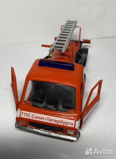 Модель пожарного автомобиля раф