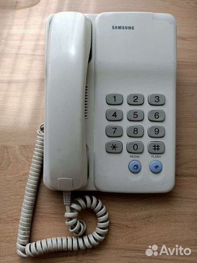Стационарный телефон кнопочный