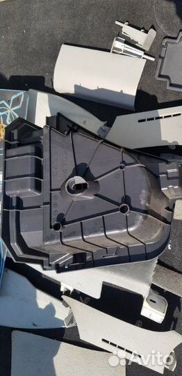 Обшивка салона Toyota Prius ZVW30 2ZR-FXE 1.8 2010