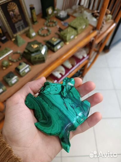 Фигурка из малахита