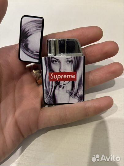 Зажигалка supreme