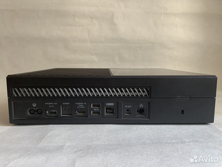 Игровая приставка xbox ONE