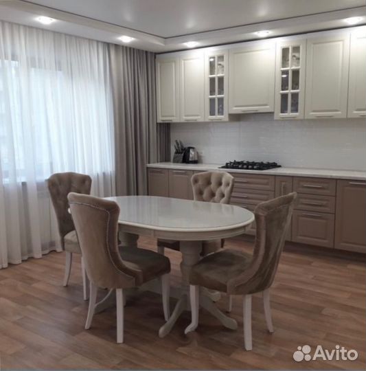 Стулья с каретной стяжкой мягкие