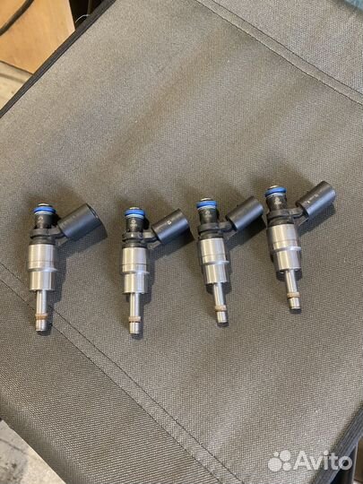 Форсунки топливные 06F906036A