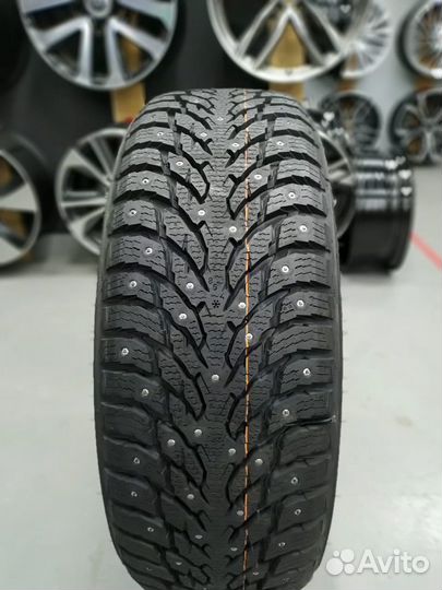 Nokian Tyres Hakkapeliitta 9 295/40 R20 110T