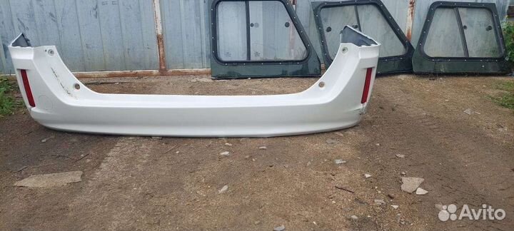 Задний бампер