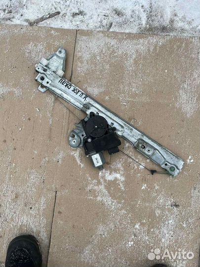 Стеклоподъемник передний правый Peugeot 308