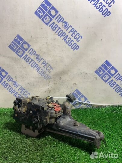 Замок двери передний правый Audi A4 B6 седан 2.0