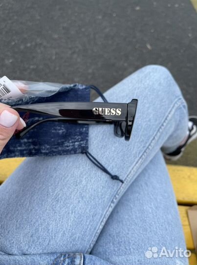 Солнцезащитные очки новые оригинал guess