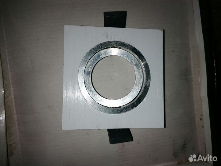 Светильник встраиваемый