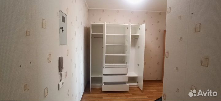 Шкаф распашной