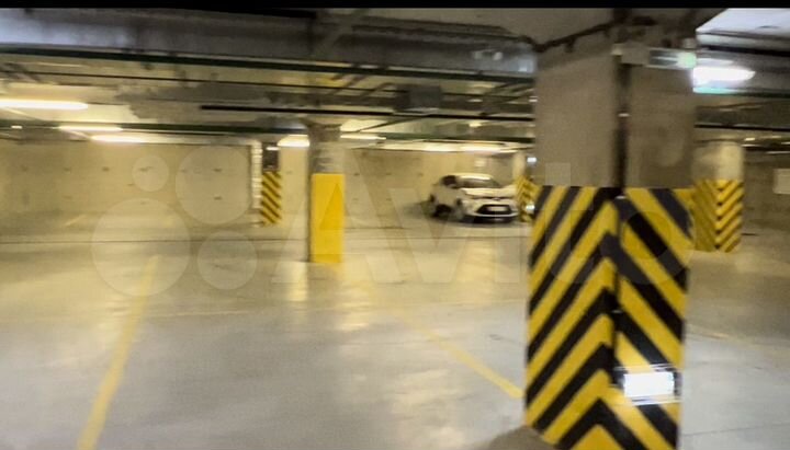 Машиноместо, 13 м²