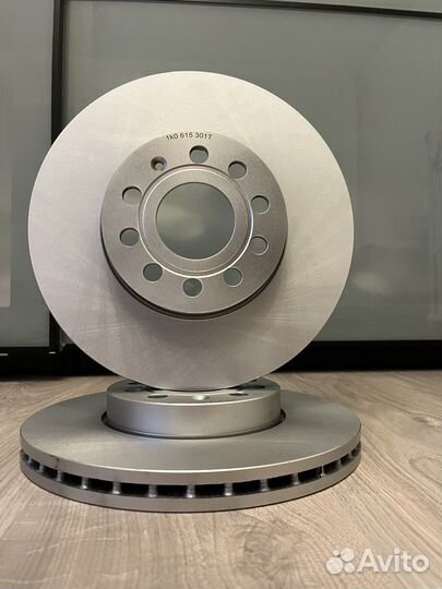 Тормозные диски передние 1K0615301T VAG