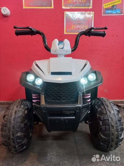 Детский квадроцикл на аккумуляторе