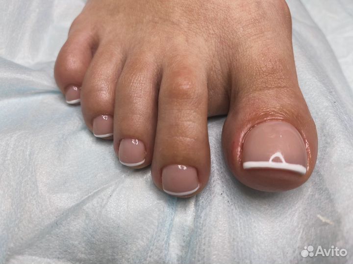 Маникюр и педикюр