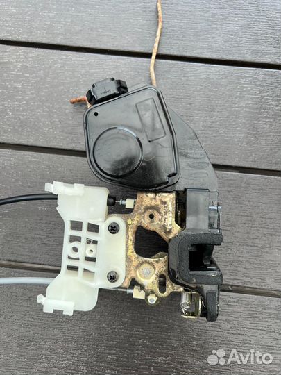 Замок передней левой двери hyundai elantra 3