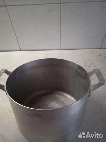 Кастрюли новые и бу,разные размеры