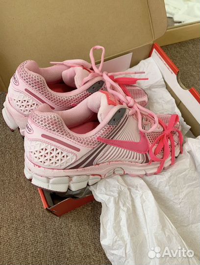 Nike AIR zoom vomero 5 розовые