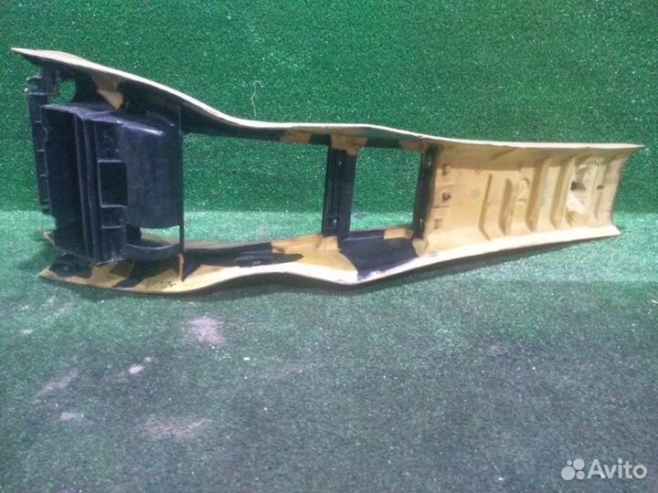 Подлокотник Mercedes-Benz E-Class W124 M111