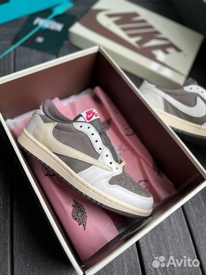 Кроссовки Nike Air Jordan 1