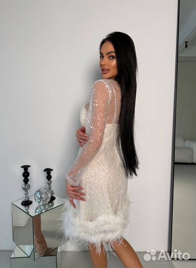 Платье с перьями Balmain