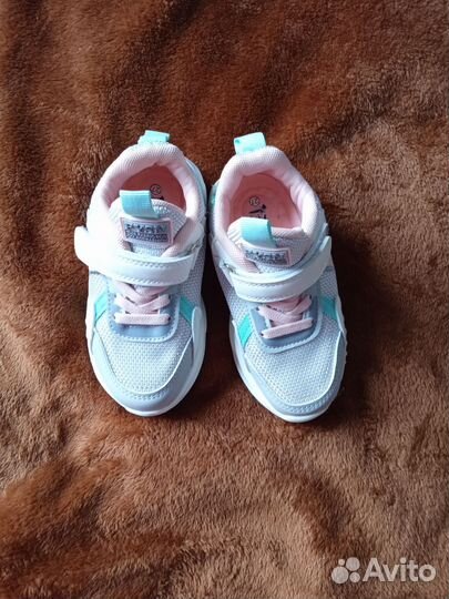 Кроссовки детские