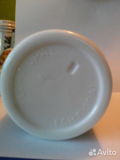 Банка с крышкой