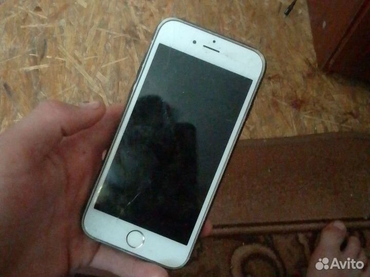 Телефон iPhone 6s