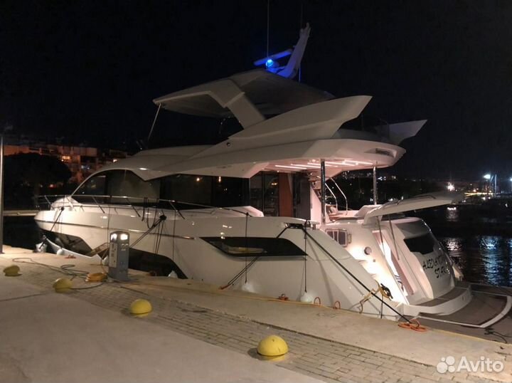 Моторная яхта Sunseeker Manhattan 68 (021)