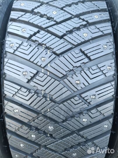 Goodyear UltraGrip Ice Arctic SUV 215/55 R18 99T