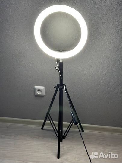 Кольцевая лампа 45см + штатив в подарок