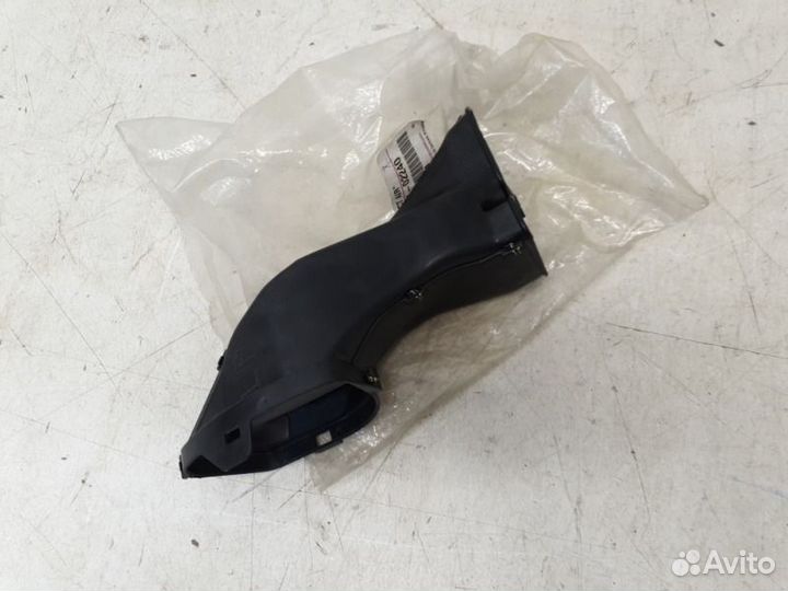 Воздуховод Toyota Prius 30 2009-2015