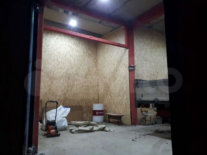 Гараж, > 30 м²