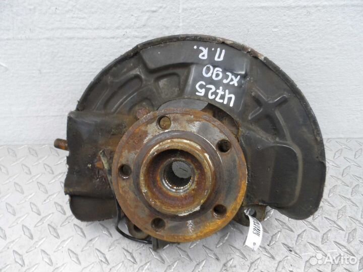 Кулак поворотный правый Volvo XC90 1 (C)