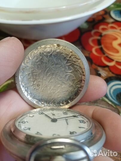 Часы карманные молния и наручные Восток амфибия