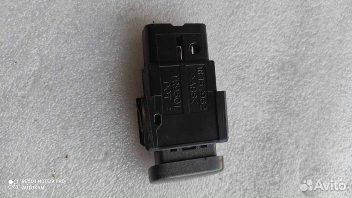 Кнопка аварийной сигнализации Lexus es300