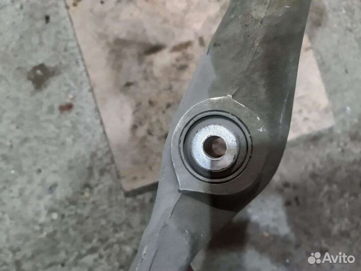 Рычаг передний правый нижний Mercedes W166