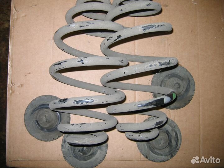 Задние пружины 4В0 511 115С б/у Пассат В5