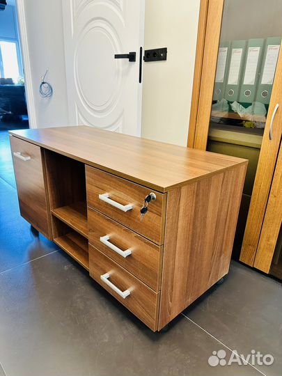 Тумба офисная на колёсах